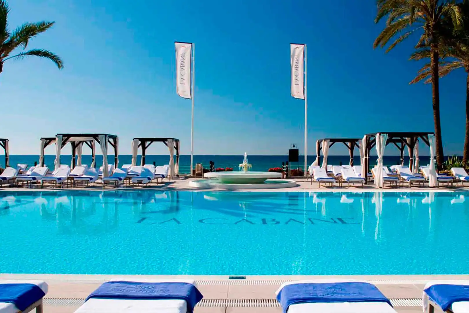 Piscina de Casa adosada en venda en Marbella amb Aire condicionat, Jardí privat i Terrassa