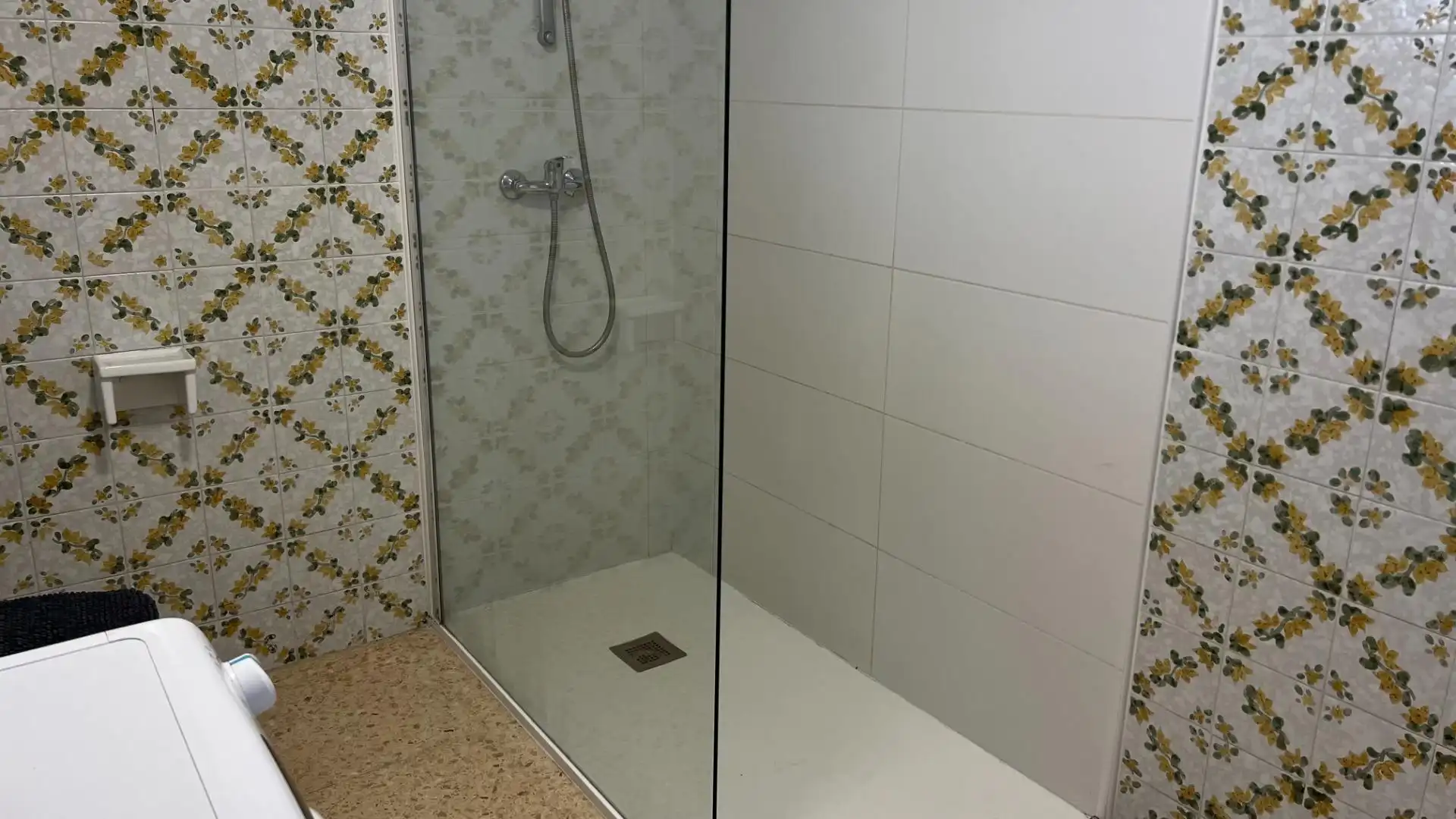Badezimmer von Wohnung zum Verkauf in Benidorm mit Klimaanlage und Möbliert