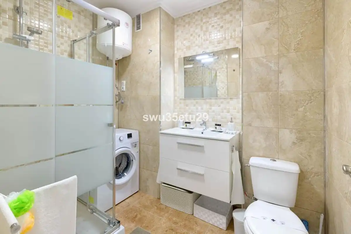 Bathroom of Study for sale in Mijas  with Air Conditioner, Heating and Swimming Pool