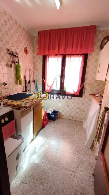 Cuina de Casa o xalet en venda en Valle de Tobalina amb Calefacció, Jardí privat i Moblat