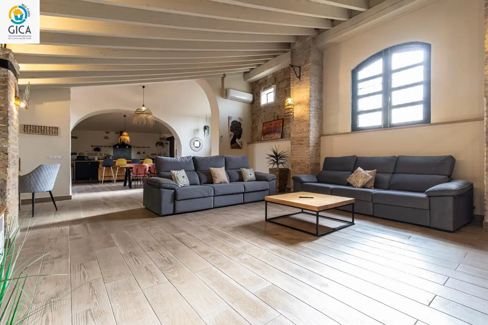 Living room of Houses for sale in Jerez de la Frontera  with Air Conditioner, Heating and Storage room