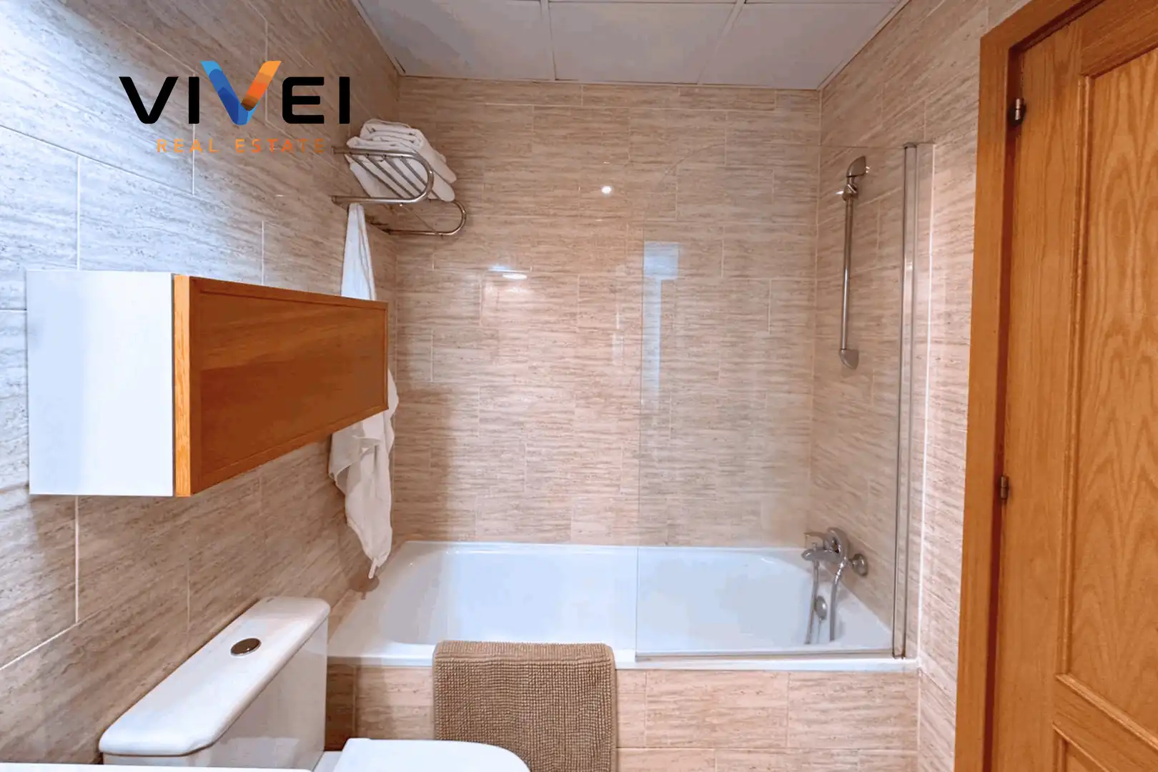 Baño de Piso de alquiler en Madrid con Calefacción y Balcón