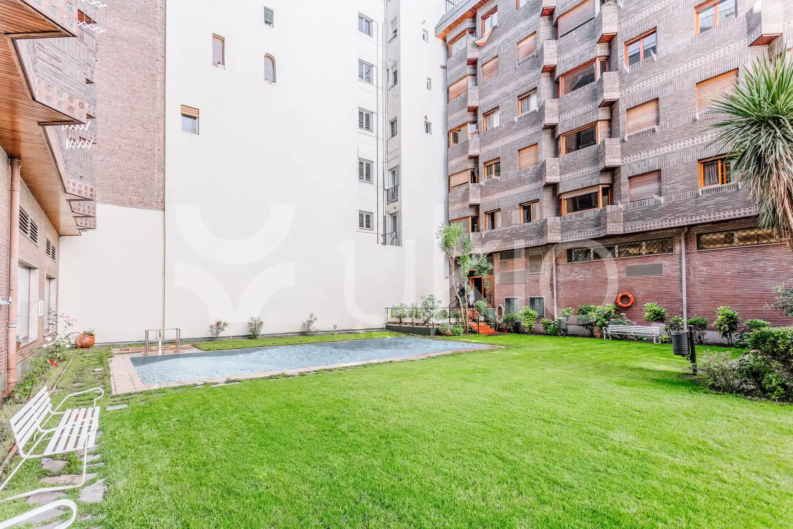 Apartament amb piscina de lloguer a Calle de Villanueva