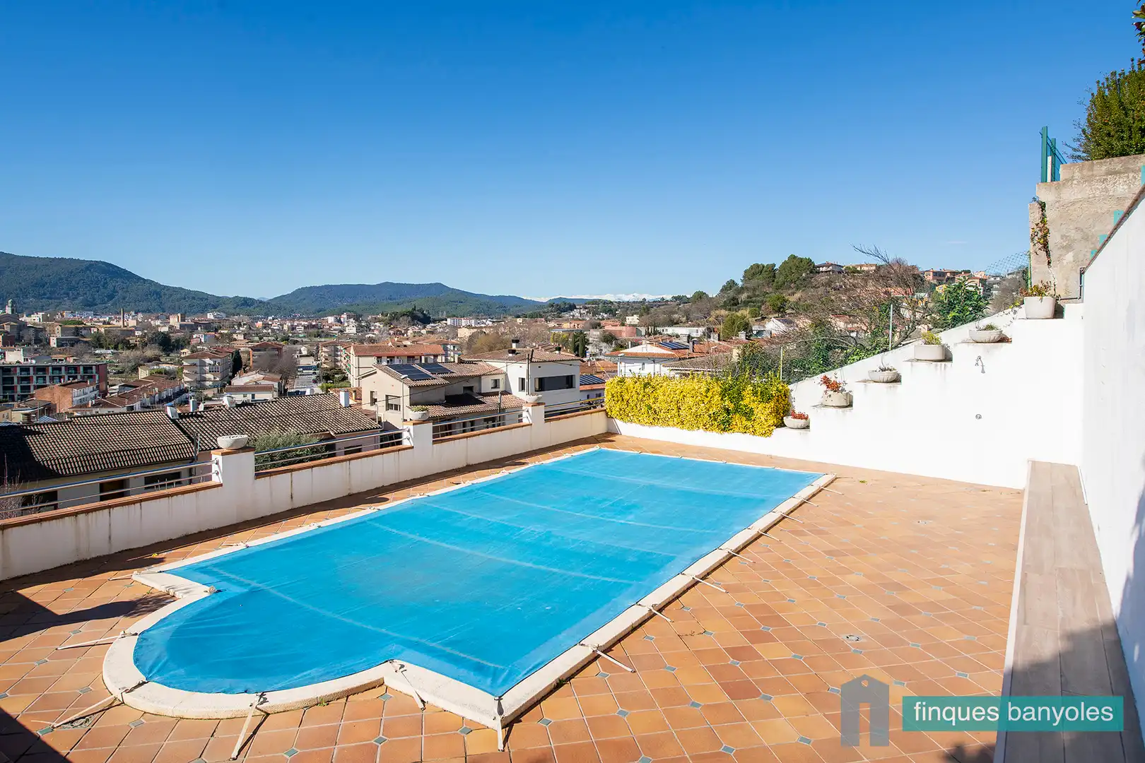 Swimming pool of Houses for sale in Banyoles  with Air Conditioner, Heating and Private garden