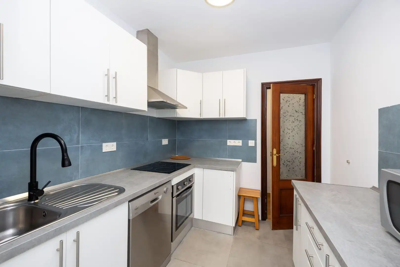 Kitchen of Flat for sale in Granada  with Air Conditioner and Heating