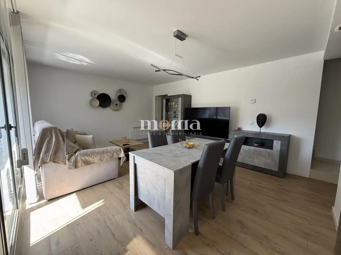 Sala d'estar de Dúplex en venda en Montornès del Vallès amb Calefacció, Parquet i Terrassa