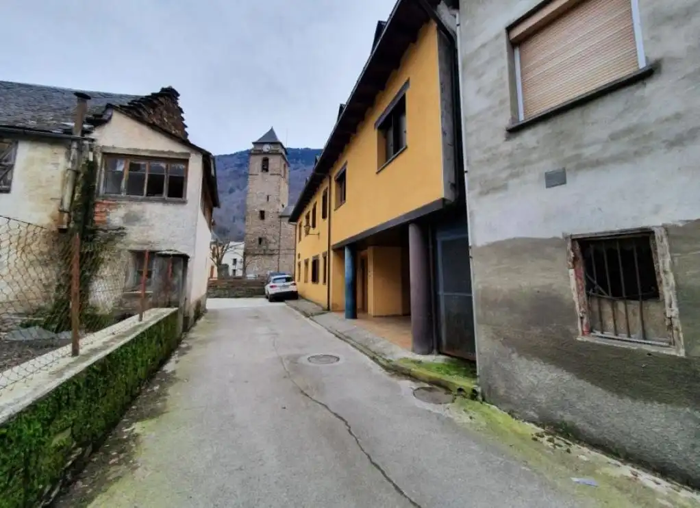 Vista exterior de Garaje en venta en Les