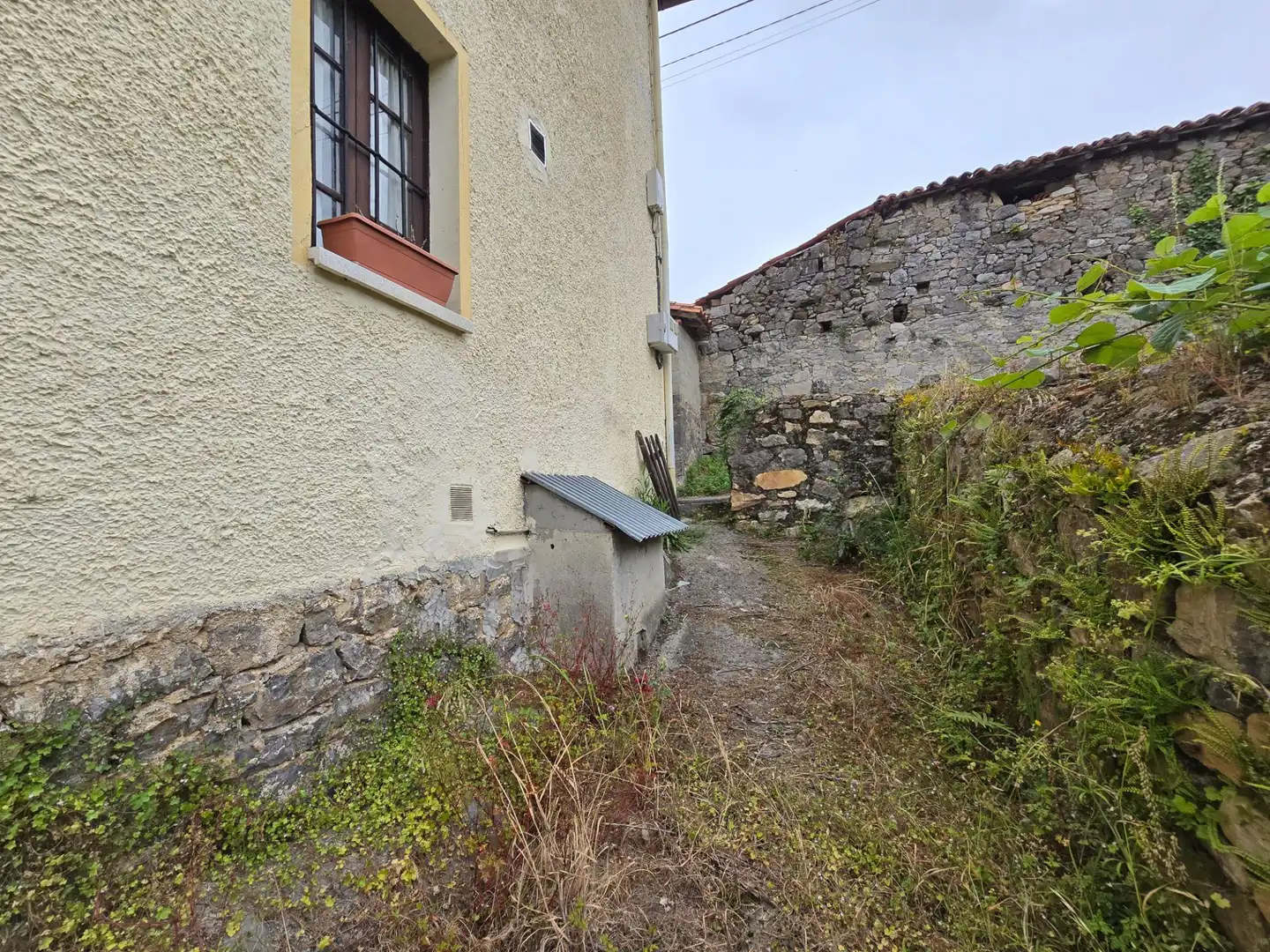 Vista exterior de Casa o xalet en venda en Llanes amb Calefacció, Terrassa i Traster