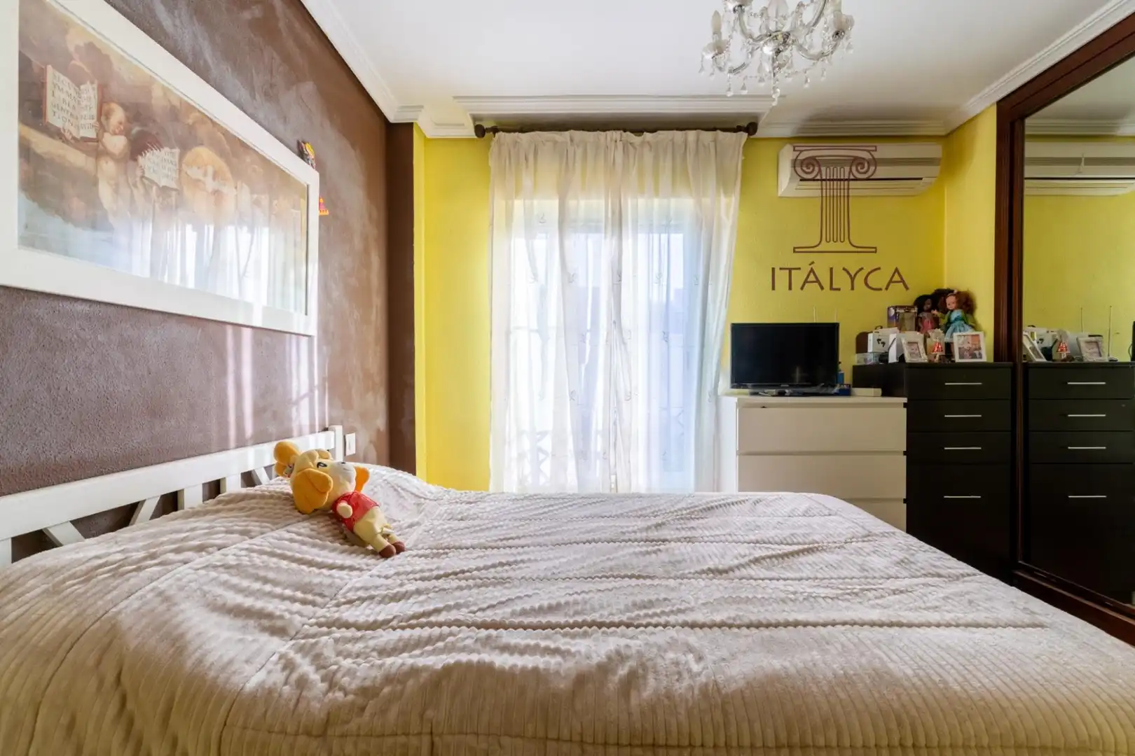 Habitación de Casa adosada en venta en Tomares con Aire acondicionado, Terraza y Trastero