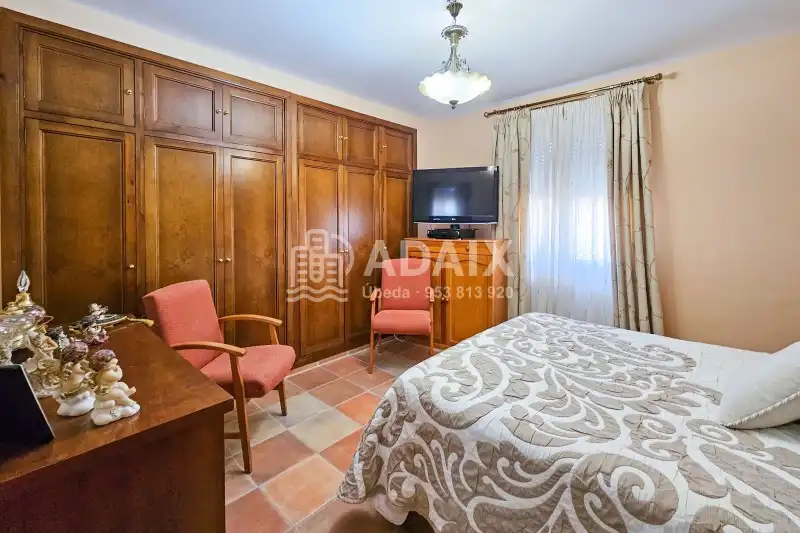 Bedroom of Houses for sale in Úbeda  with Air Conditioner, Heating and Terrace