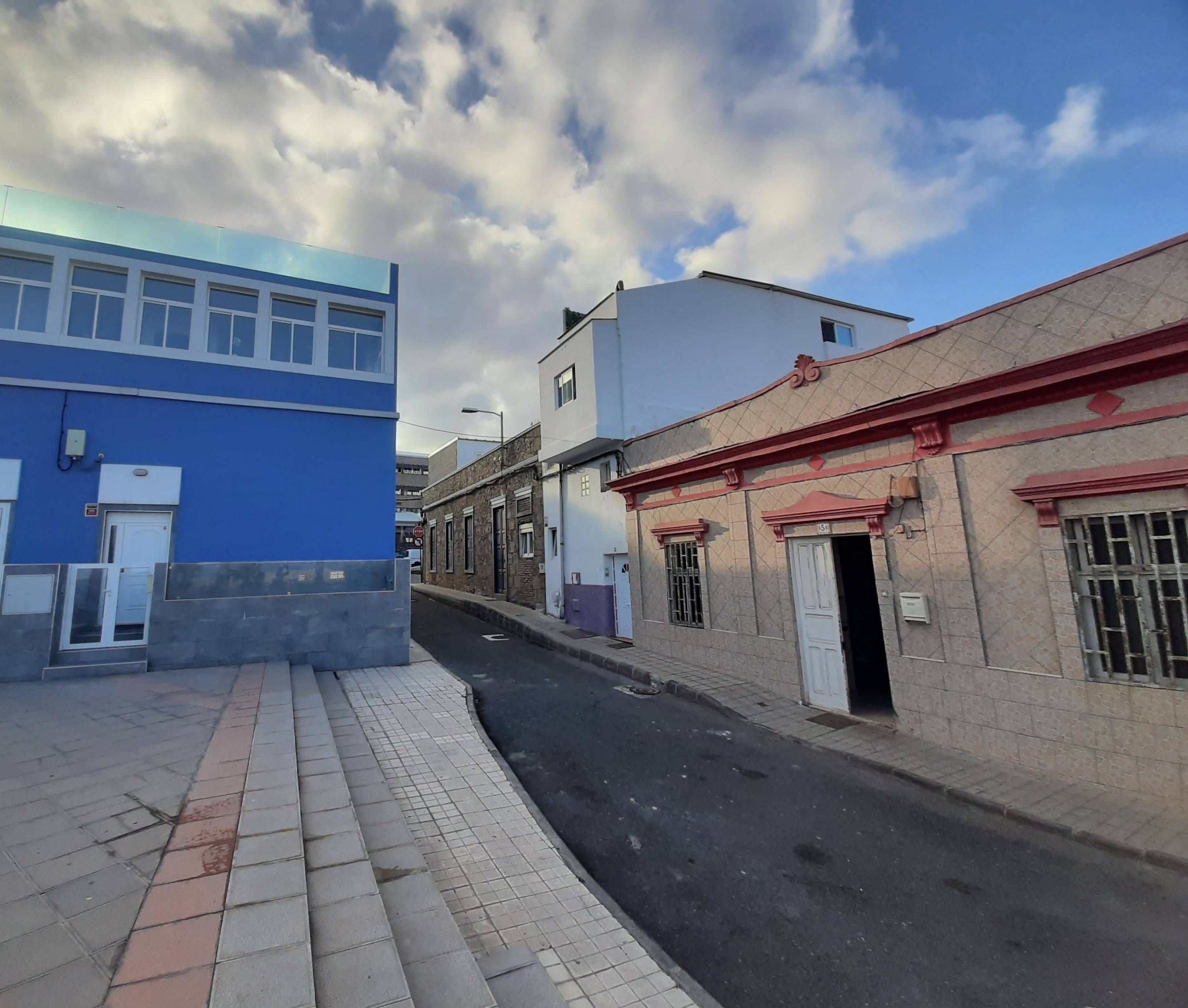 Vista exterior de Casa o xalet en venda en Las Palmas de Gran Canaria amb Alarma