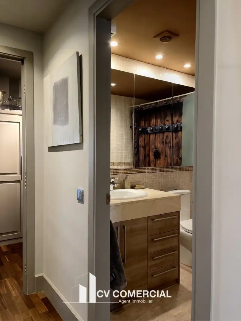 Baño de Ático en venta en Tiana con Aire acondicionado, Calefacción y Parquet