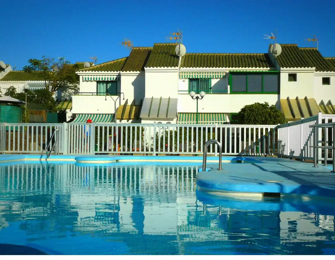 Piscina de Casa o chalet de alquiler en San Bartolomé de Tirajana con Aire acondicionado, Jardín privado y Terraza
