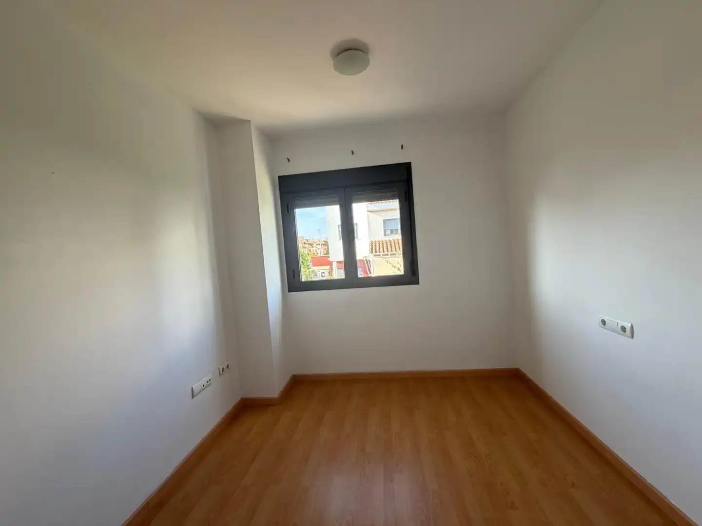 Dormitori de Casa adosada en venda en Puerto Real amb Aire condicionat, Terrassa i Traster