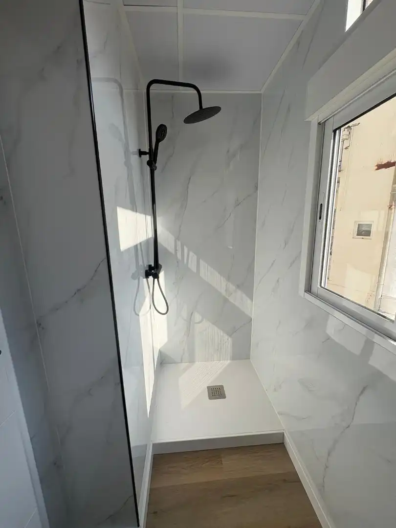 Badezimmer von Wohnung zum Verkauf in Zaragoza mit Klimaanlage, Heizung und Balkon
