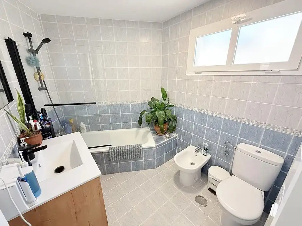 Baño de Dúplex en venta en Vélez-Málaga con Aire acondicionado, Terraza y Trastero