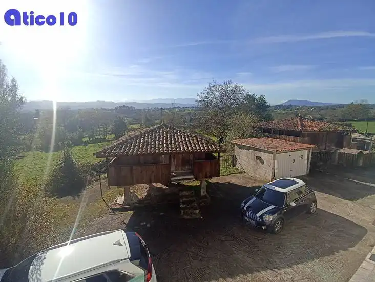 Casa adosada en venta en Siero