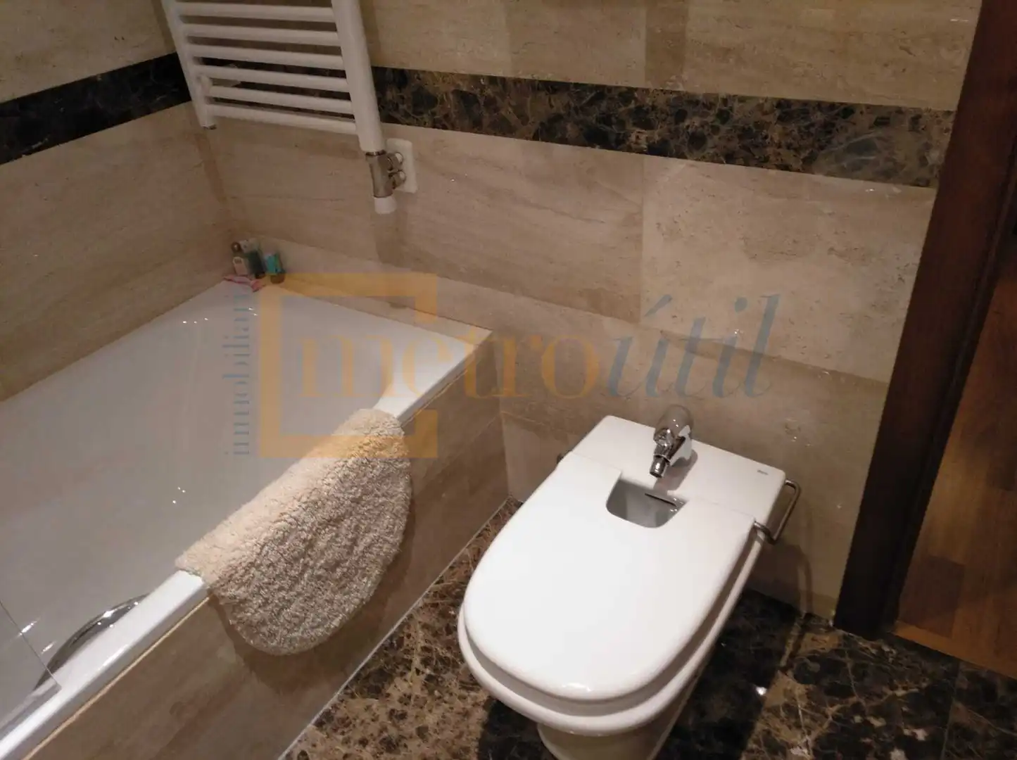 Flat for rent in Calle Juan Maluquer, La Platina- Hospital - Campus