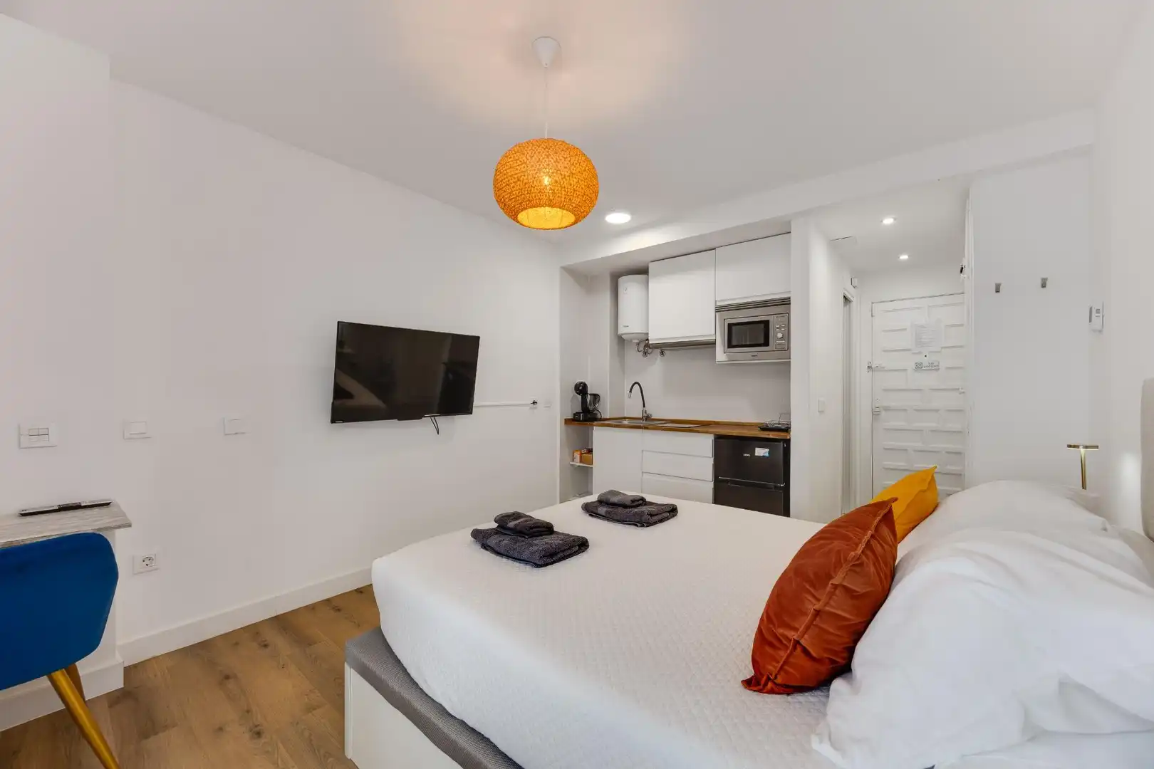 Bedroom of Study for sale in Torrevieja  with Air Conditioner, Terrace and Balcony