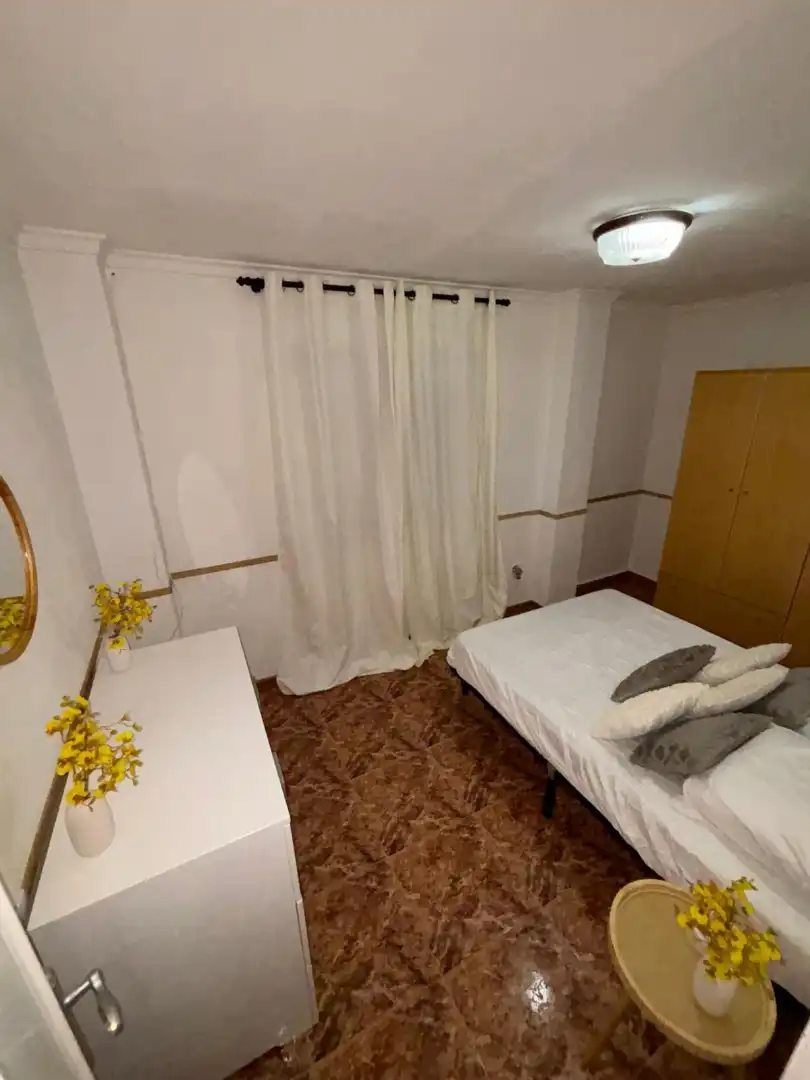 Habitación de Casa o chalet de alquiler en Sagunto / Sagunt con Amueblado, Horno y Lavadora