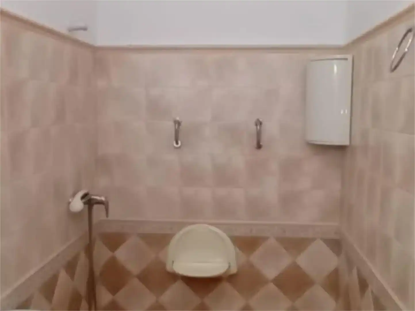 Bany de Casa adosada en venda en Bujalance amb Aire condicionat, Piscina i Balcó