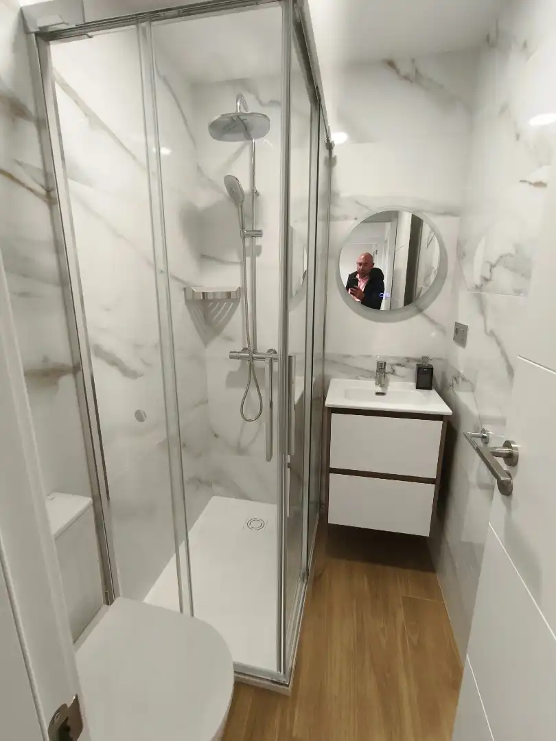 Baño de Piso de alquiler en Ames con Calefacción, Parquet y Amueblado