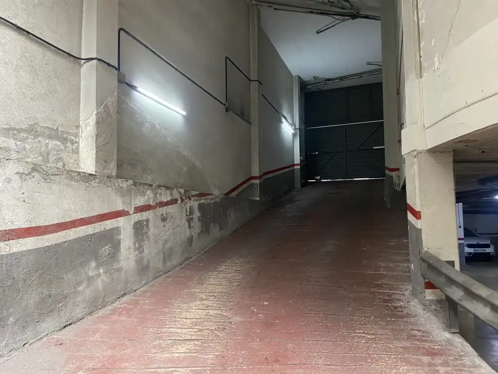 Einzelparkplatz zum Verkauf in Sants, imagen 6