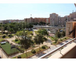 Vista exterior de Pis de lloguer en  Almería Capital amb Aire condicionat, Calefacció i Piscina