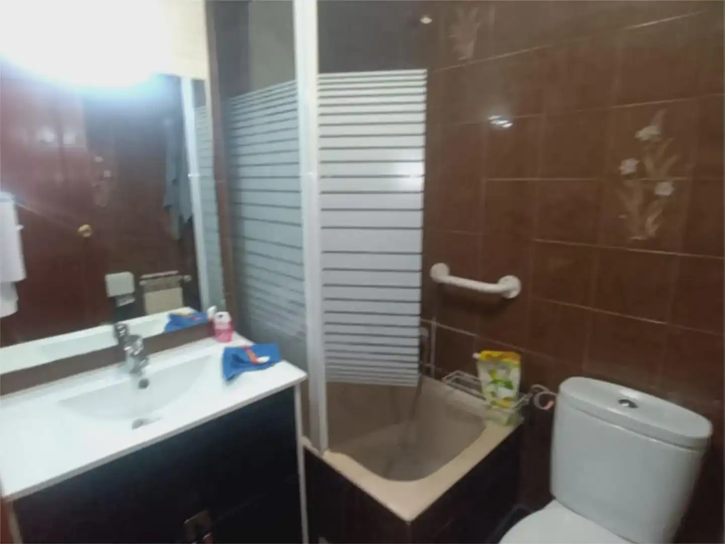 Badezimmer von Wohnung zum Verkauf in Vitoria - Gasteiz mit Balkon