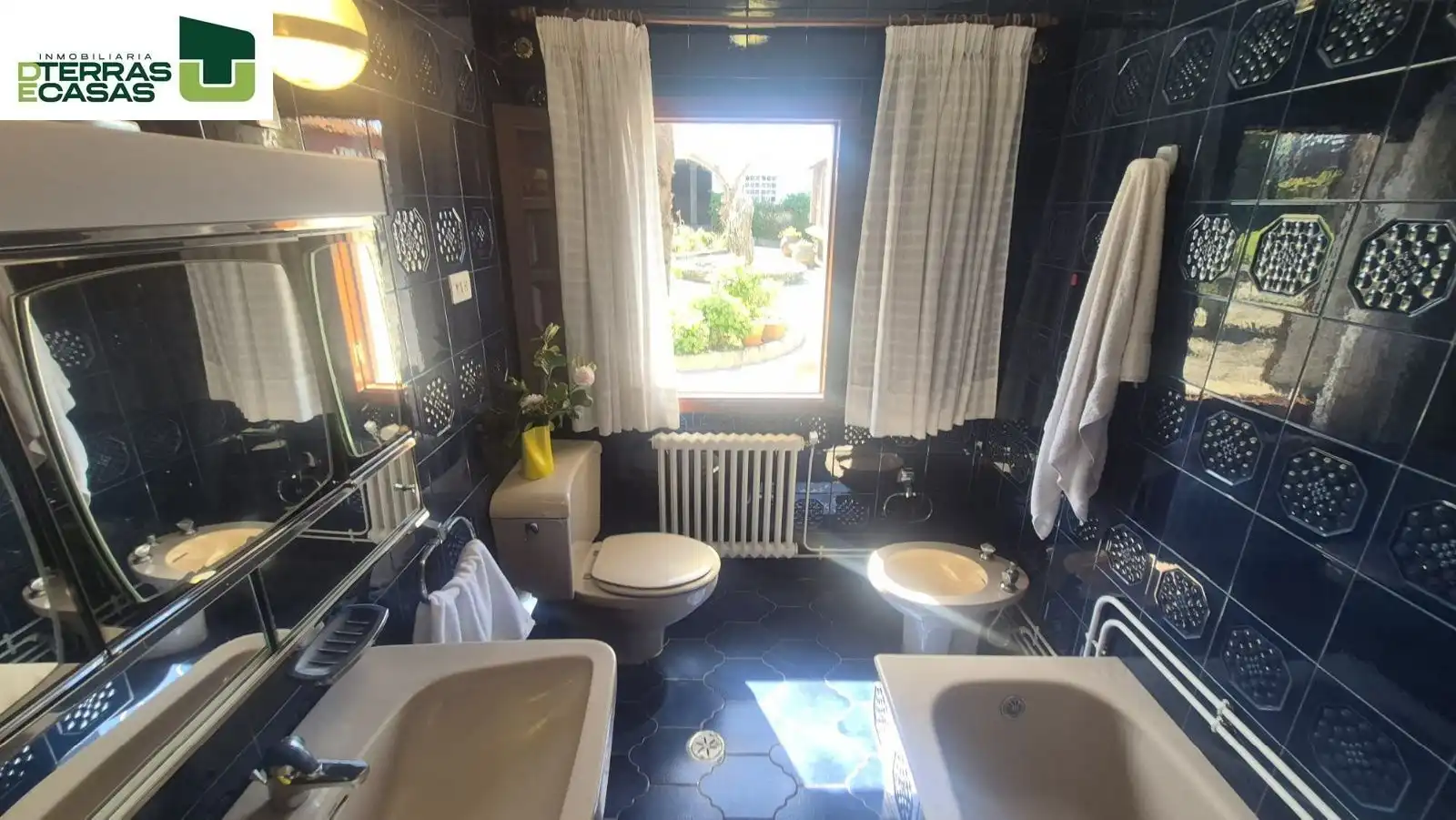 Badezimmer von Haus oder Chalet zur Miete in Sanxenxo mit Klimaanlage, Privatgarten und Parkett
