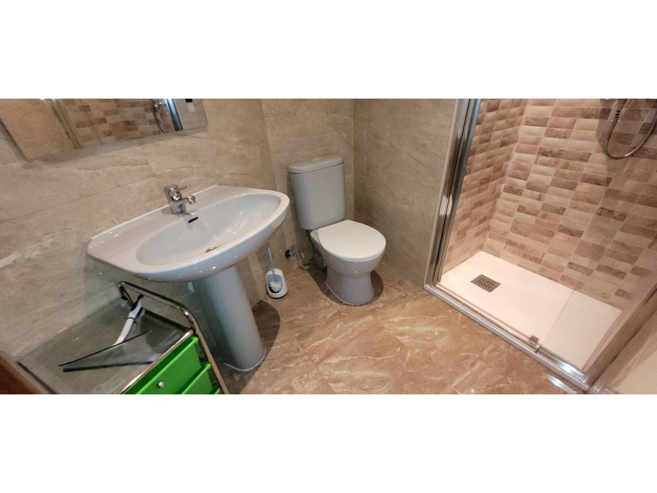 Bathroom of Flat to rent in Palencia Capital  with Heating, Parquet flooring and Terrace