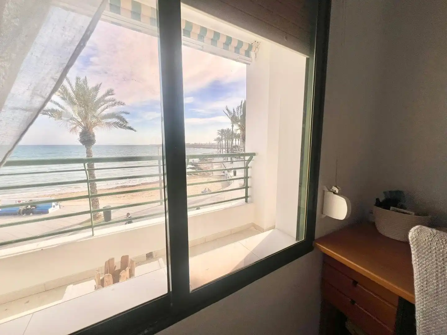 Habitación de Apartamento de alquiler en Torrevieja con Terraza, Amueblado y Lavadora