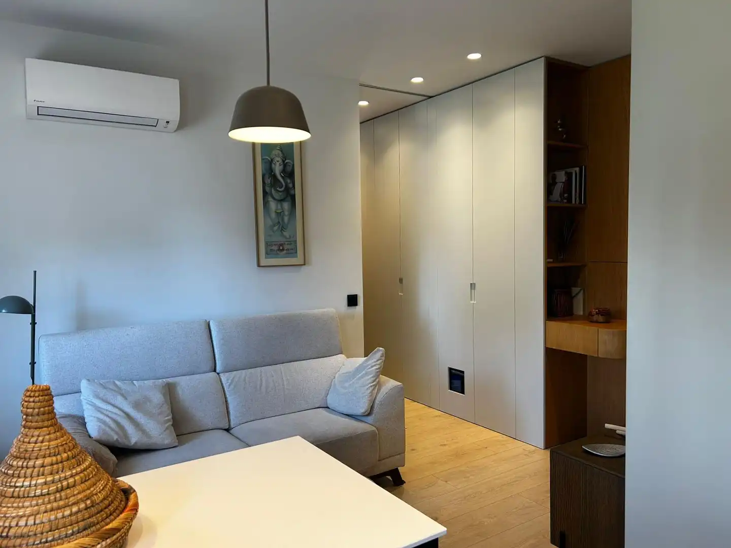 Sala d'estar de Apartament de lloguer en Madrid amb Aire condicionat, Calefacció i Moblat