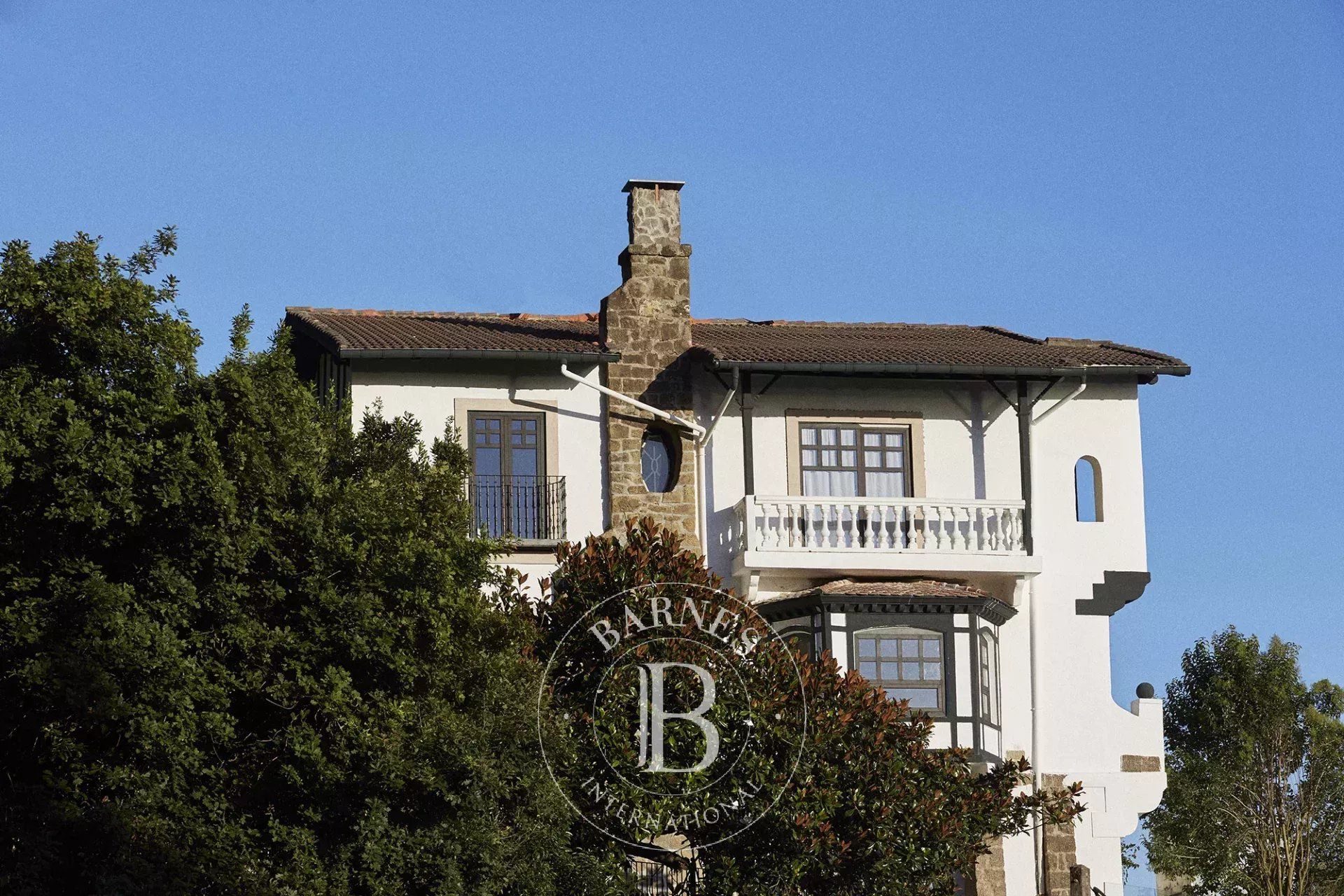 Vista exterior de Casa o xalet en venda en Donostia - San Sebastián  amb Aire condicionat, Calefacció i Piscina