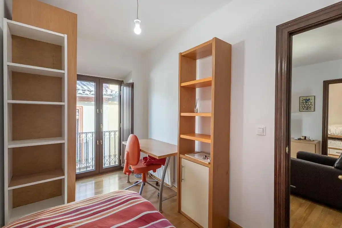 Habitación de Piso de alquiler en Granada con Aire acondicionado, Calefacción y Amueblado