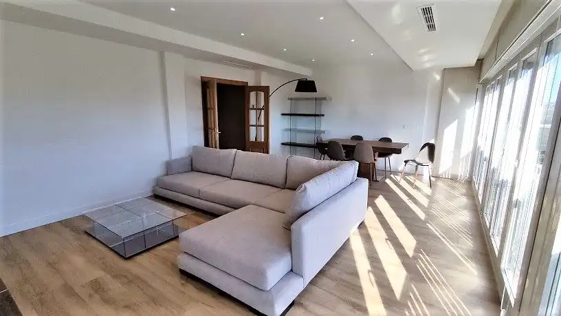 Sala de estar de Piso de alquiler en Elche / Elx con Aire acondicionado, Calefacción y Parquet
