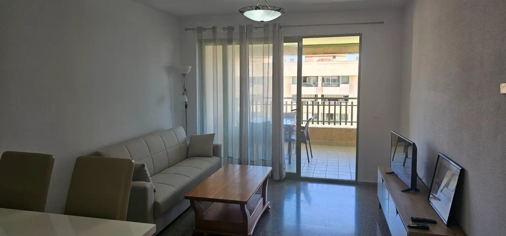 Sala d'estar de Apartament de lloguer en Alboraya amb Aire condicionat, Terrassa i Moblat