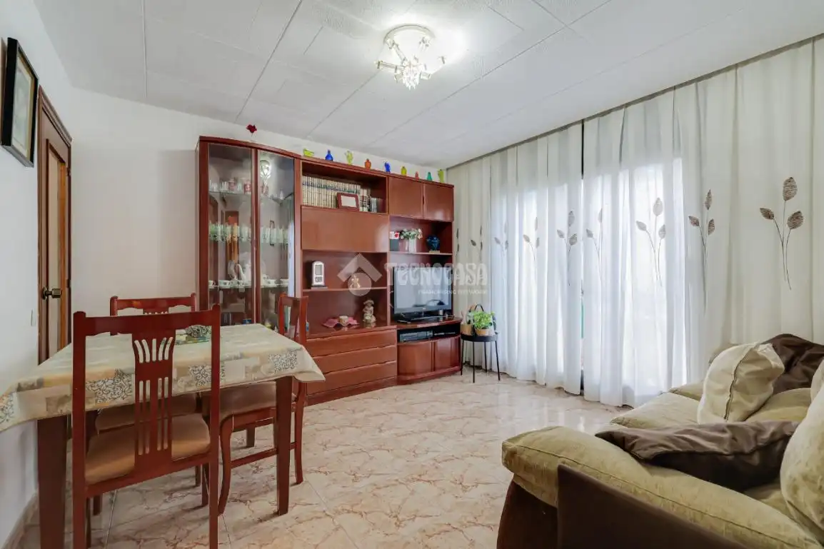 Wohnung mit Terrasse zum Verkauf in Salut - Lloreda