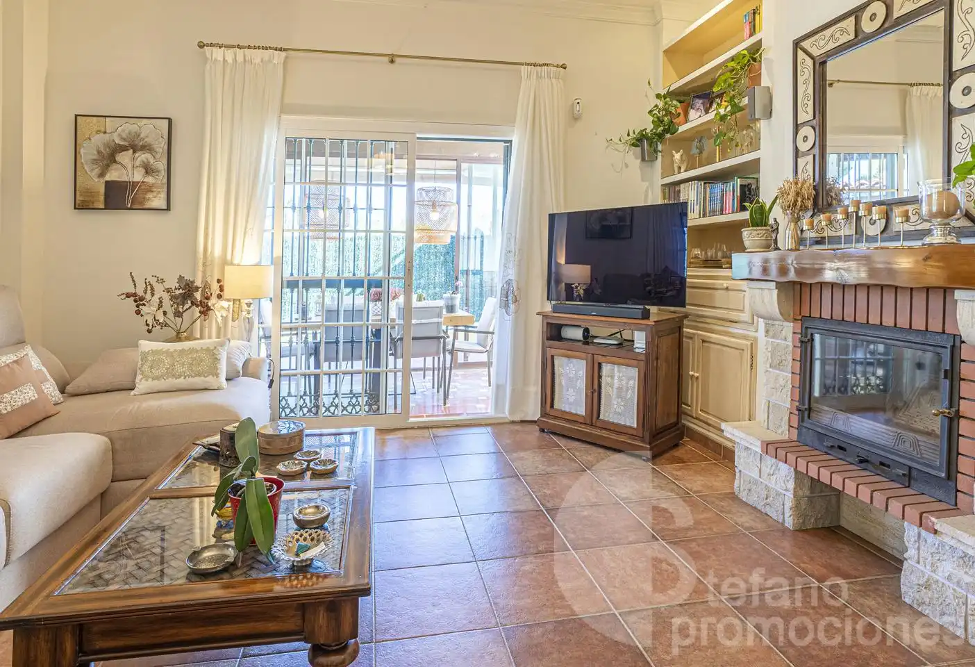 Sala d'estar de Casa o xalet en venda en Málaga amb Aire condicionat, Jardí privat i Terrassa