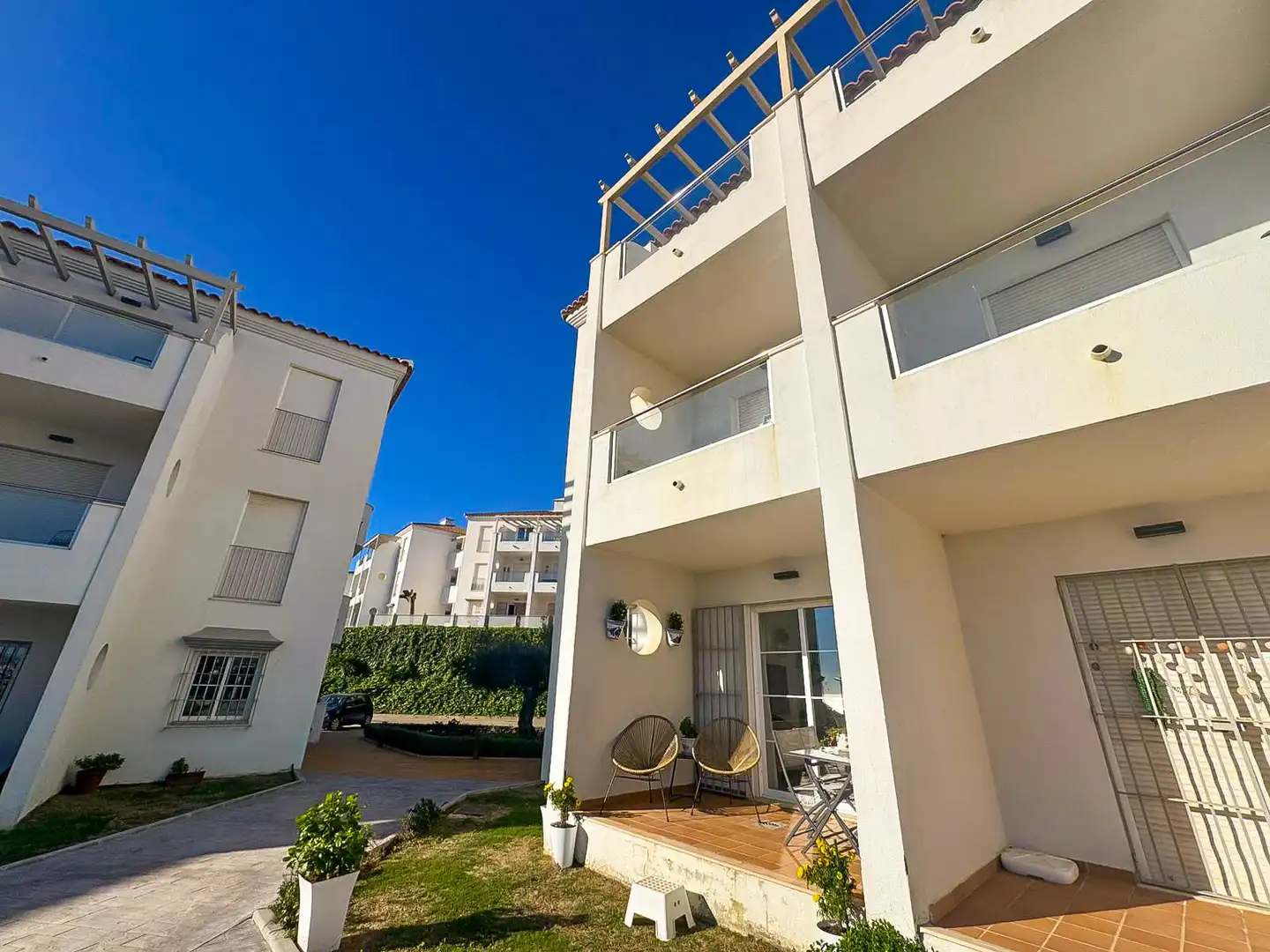 Vista exterior de Apartamento en venta en Manilva con Aire acondicionado, Calefacción y Terraza