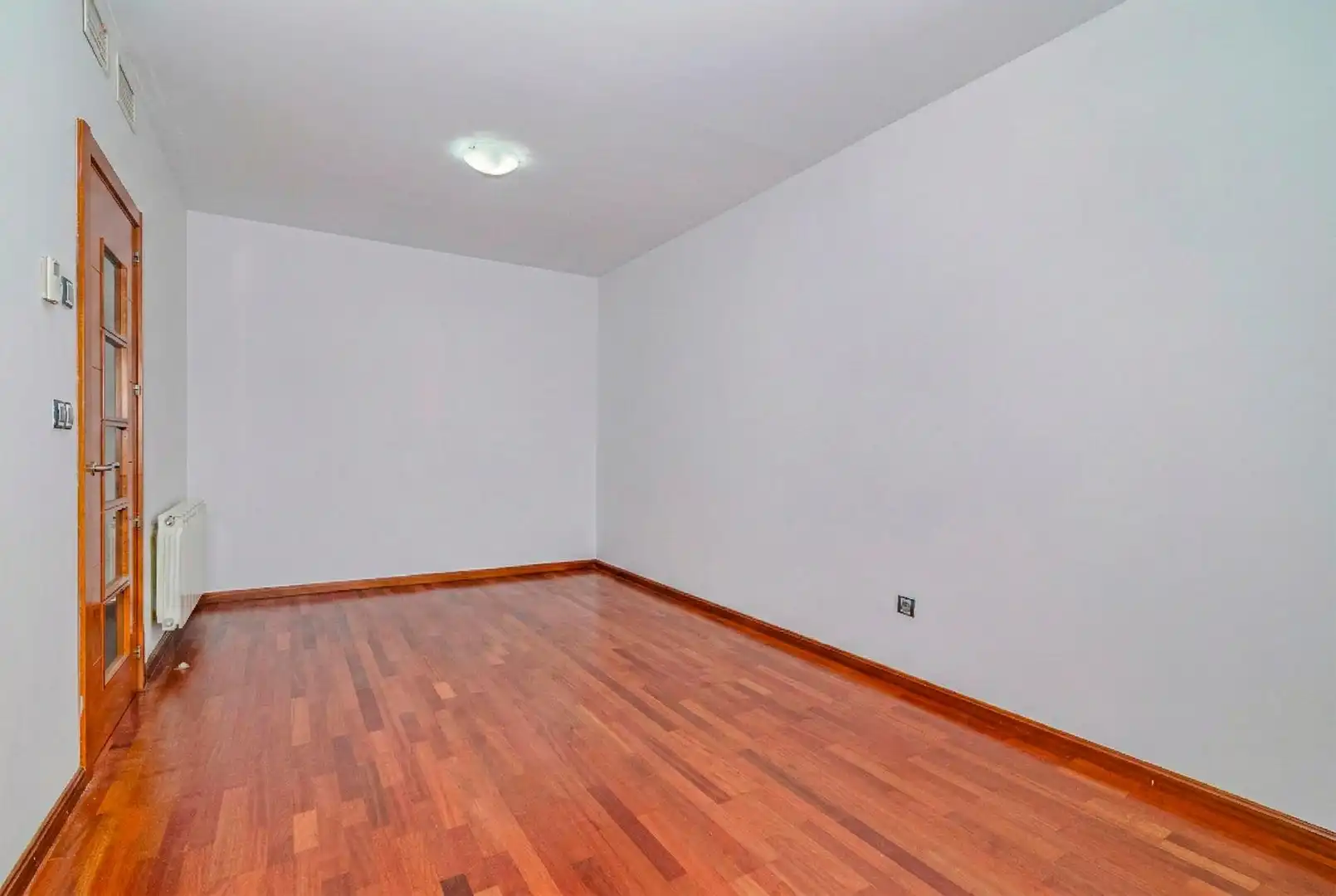 Piso en venta en Granada con Aire acondicionado, Calefacción y Jardín privado