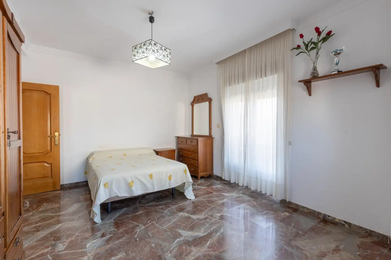 Habitación de Casa o chalet en venta en Las Gabias con Calefacción, Trastero y Balcón