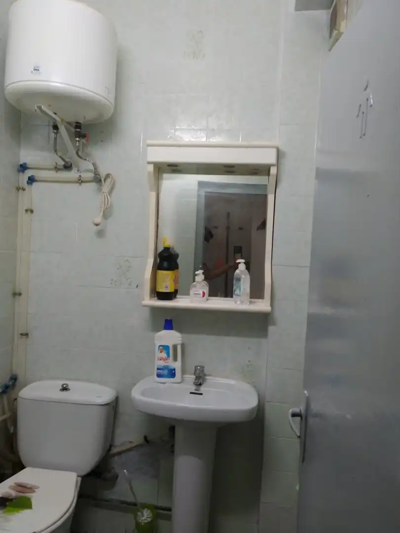 Baño de Local de alquiler en Valencia con Amueblado