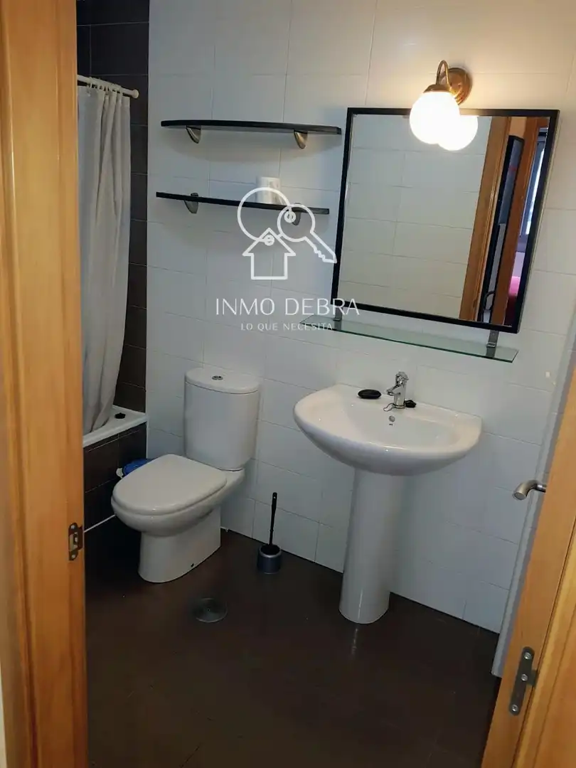 Badezimmer von Wohnung zum Verkauf in Llanes mit Heizung, Terrasse und Abstellraum