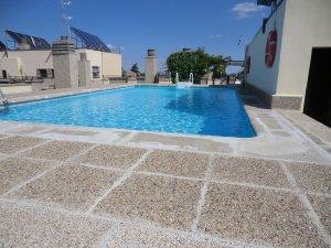 Swimming pool of Flat to rent in  Madrid Capital  with Air Conditioner and Swimming Pool