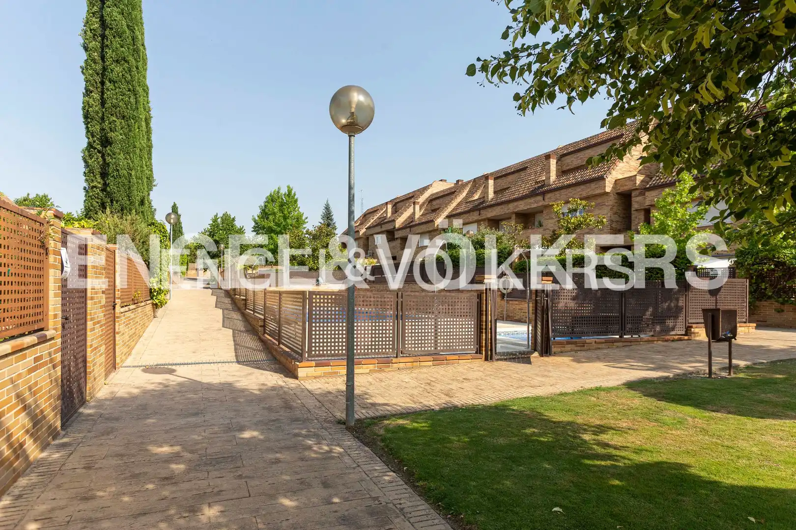 Exterior view of Houses for sale in Las Rozas de Madrid  with Heating, Private garden and Parquet flooring