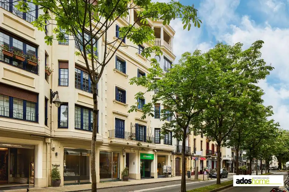 Vista exterior de Piso en venta en Zarautz con Balcón