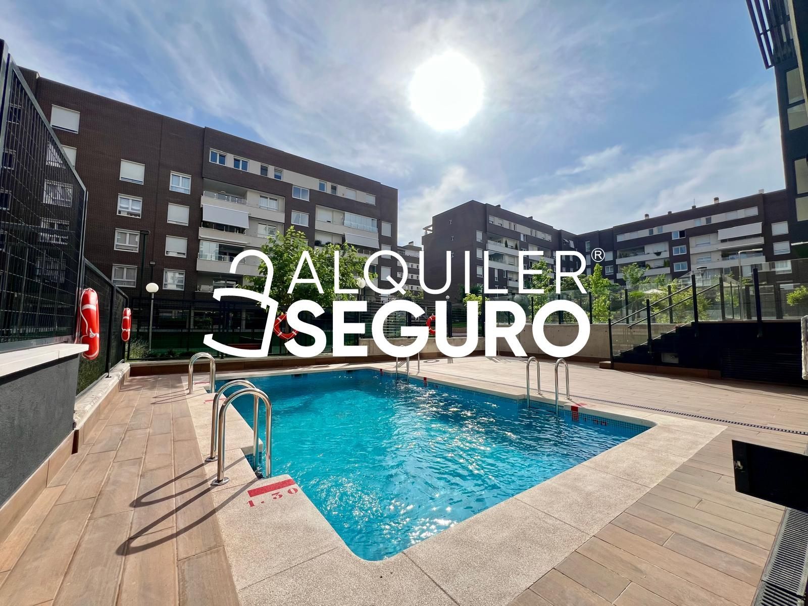 Piscina de Pis de lloguer en  Madrid Capital amb Aire condicionat, Calefacció i Traster