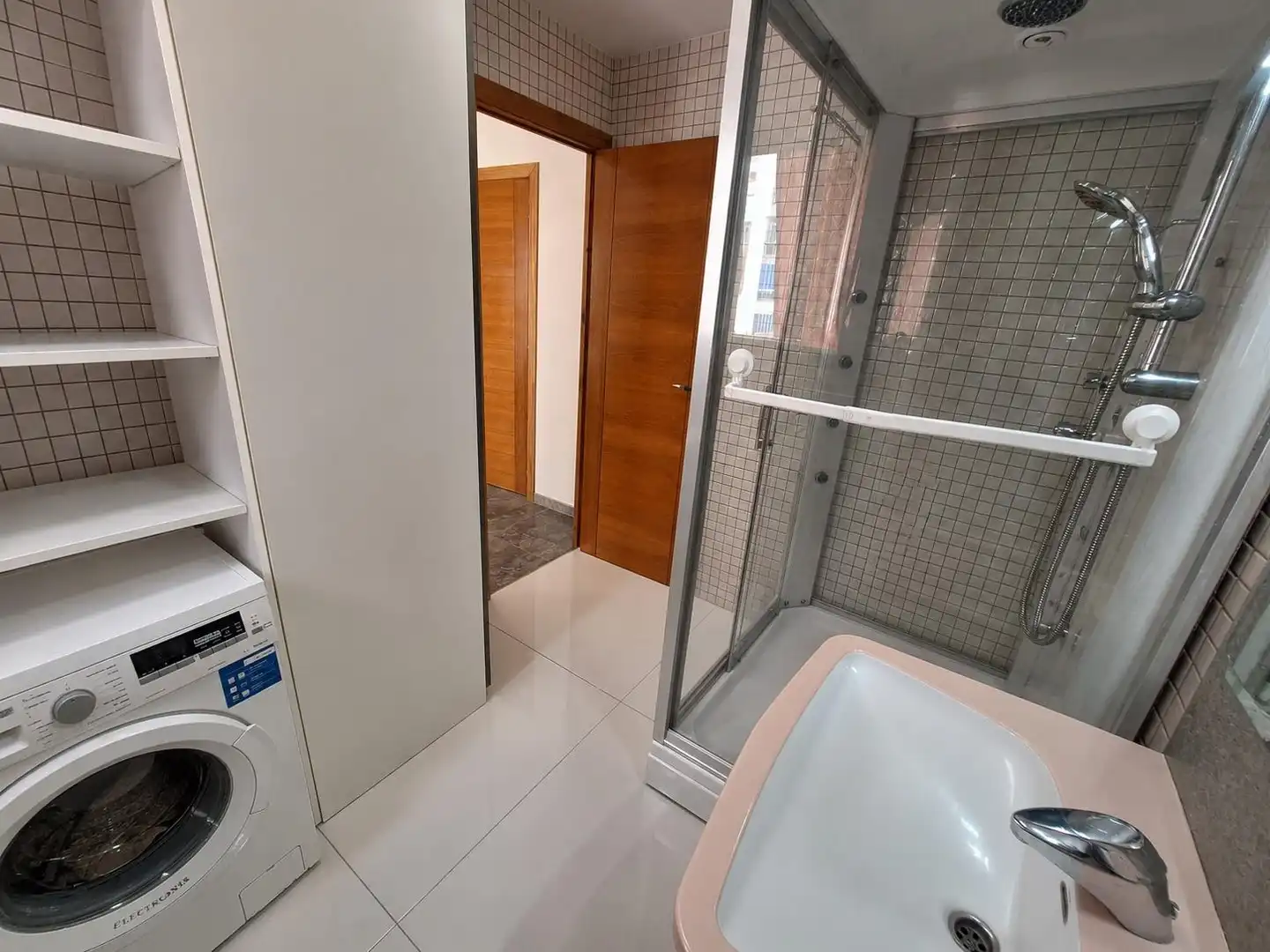 Baño de Piso en venta en Alzira con Aire acondicionado, Terraza y Amueblado