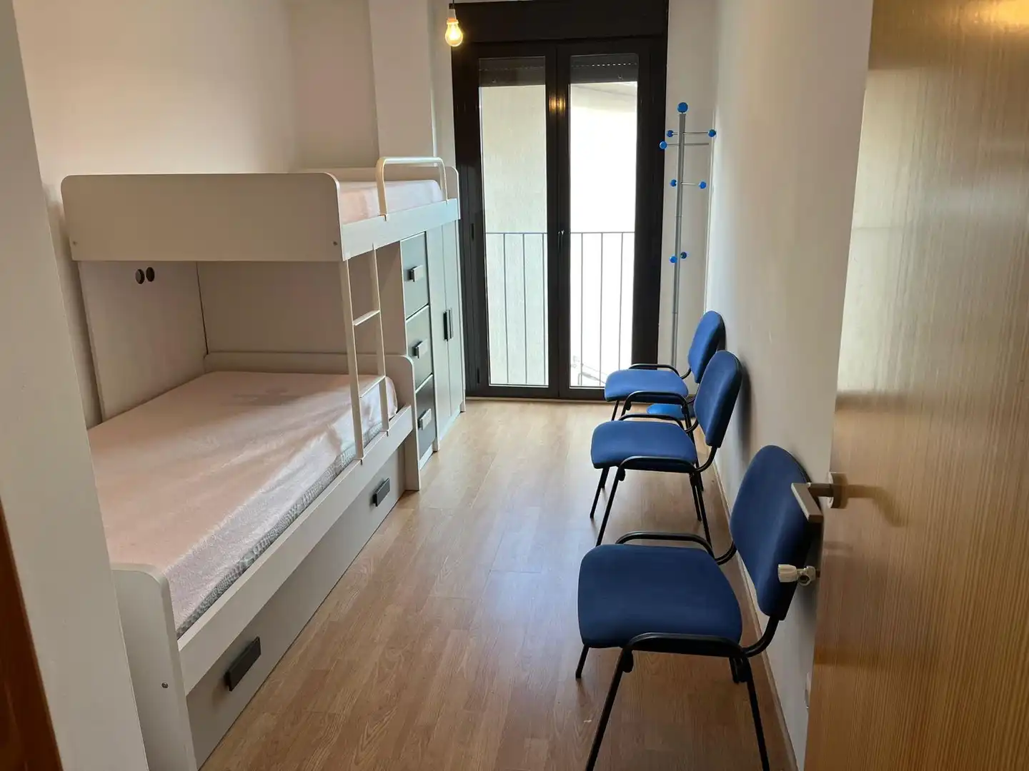 Dormitori de Apartament en venda en Gúdar amb Moblat